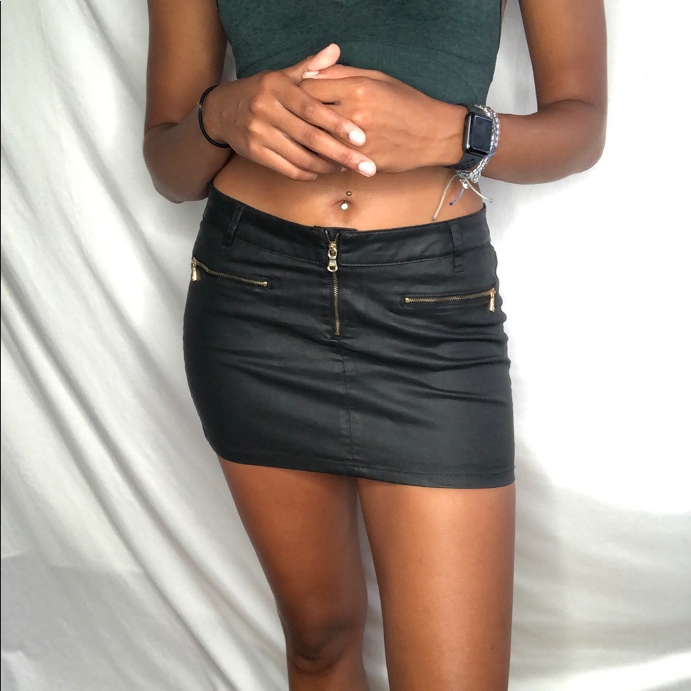 ZARA WOMAN black with gold accents mini skirt 10